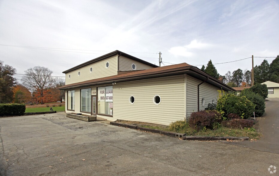 Primary Photo Of 414 E Meeting St, Dandridge Office For Lease