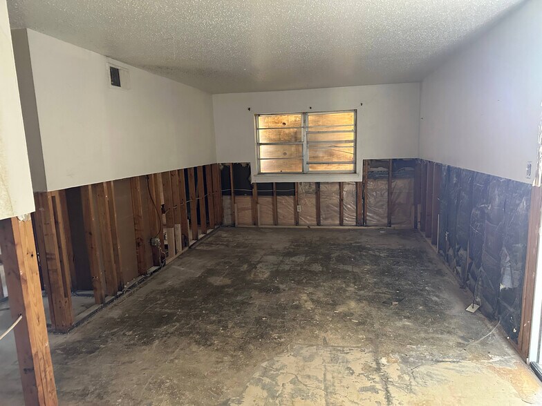 More Photos Of 2302 NW 38th St, Lawton Apartments For Sale