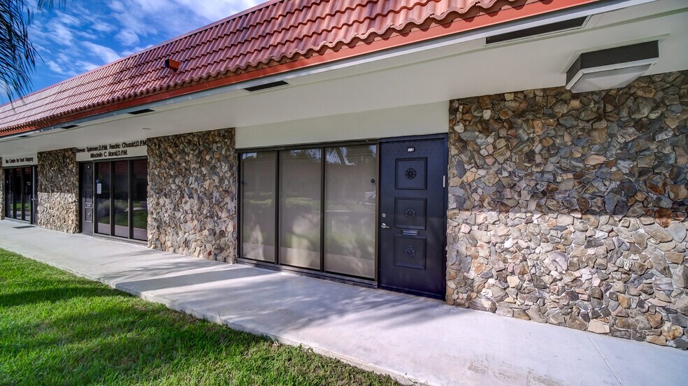 More Photos Of 201 N University Dr, Plantation Medical For Sale