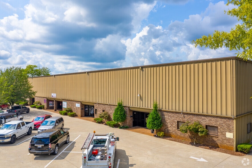 Primary Photo Of 1154-1188 Park Ave, Murfreesboro Showroom For Lease