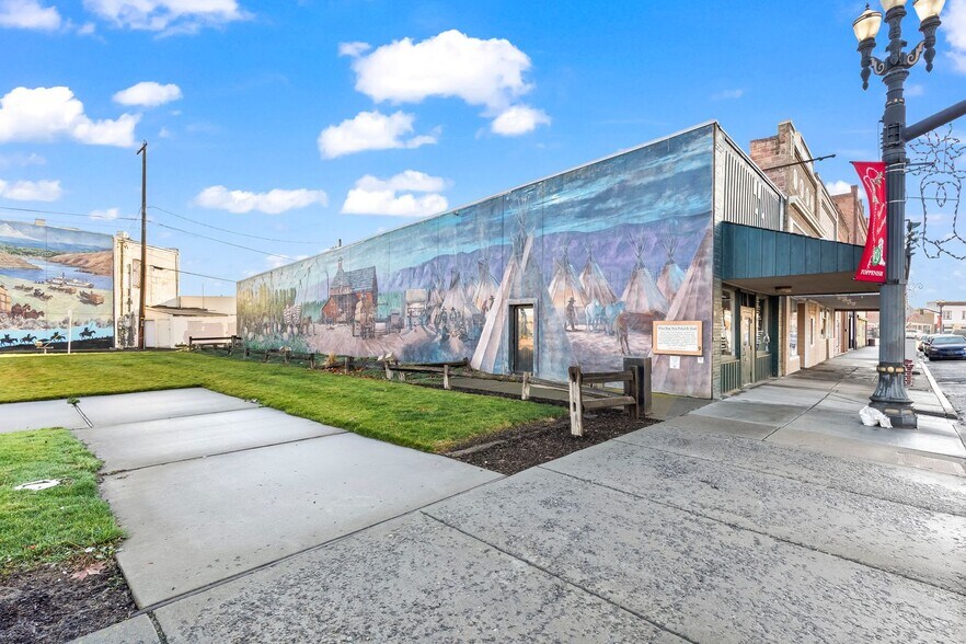 Primary Photo Of 10 S Toppenish Ave, Toppenish General Retail For Sale
