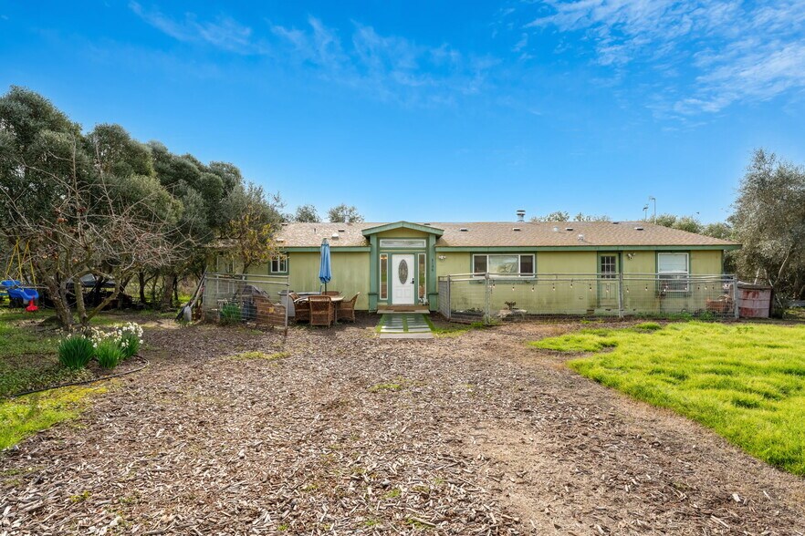 More Photos Of 3106 Golden Gate Dr, Napa Flex For Sale