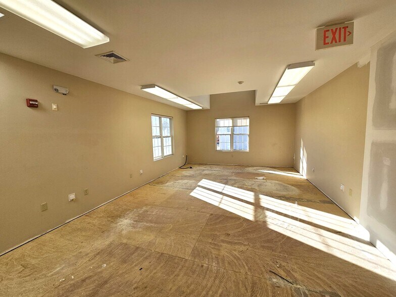 More Photos Of 5 Walter E Foran Blvd, Flemington Medical For Lease