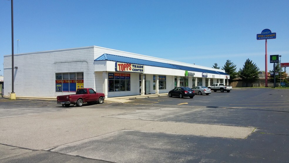 Primary Photo Of 1609-1619 Mall Dr, Benton Harbor Storefront For Sale