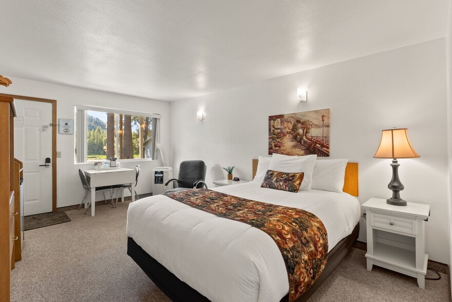 More Photos Of 8612 Washington 31 Hwy, Metaline Hotel For Sale