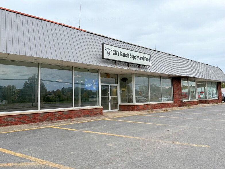 More Photos Of 807 S 4th St, Fulton General Retail For Sale