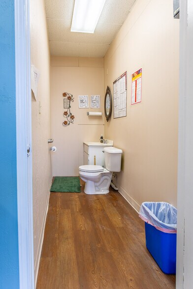 More Photos Of 1301 W Gore Blvd, Lawton Medical For Sale