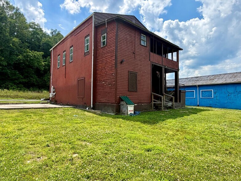 More Photos Of 484 Route 302, West Van Lear Specialty For Sale