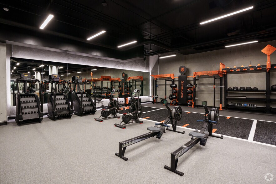 More Photos Of 1950 Broadway, Oakland Apartments For Lease