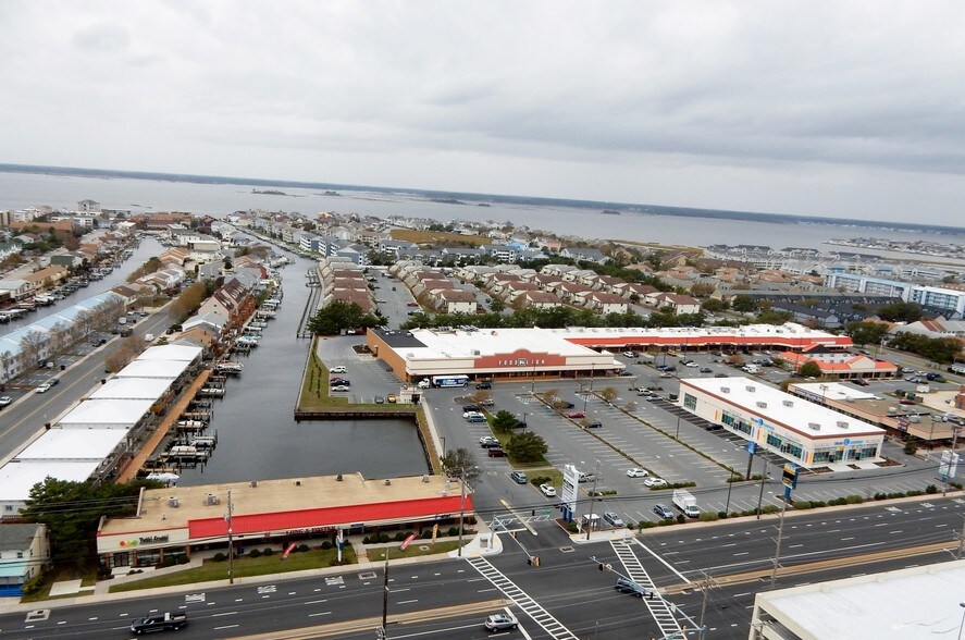 More Photos Of 11805 Coastal Hwy, Ocean City Storefront For Lease