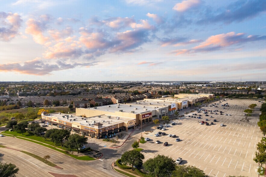 More Photos Of 360-420 E Round Grove Rd, Lewisville Unknown For Lease