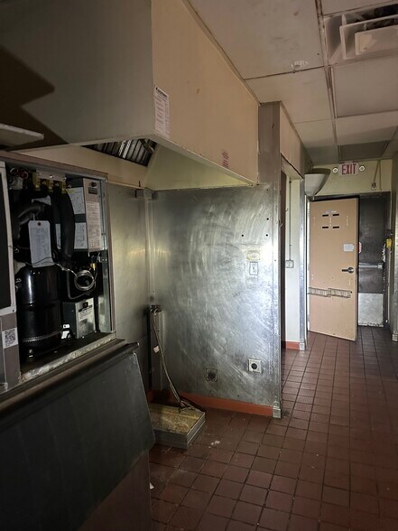 More Photos Of 4595 E Main St, Whitehall Fast Food For Sale