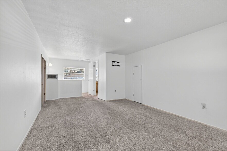 More Photos Of 902 Two Houses Ln, Seffner Apartments For Sale