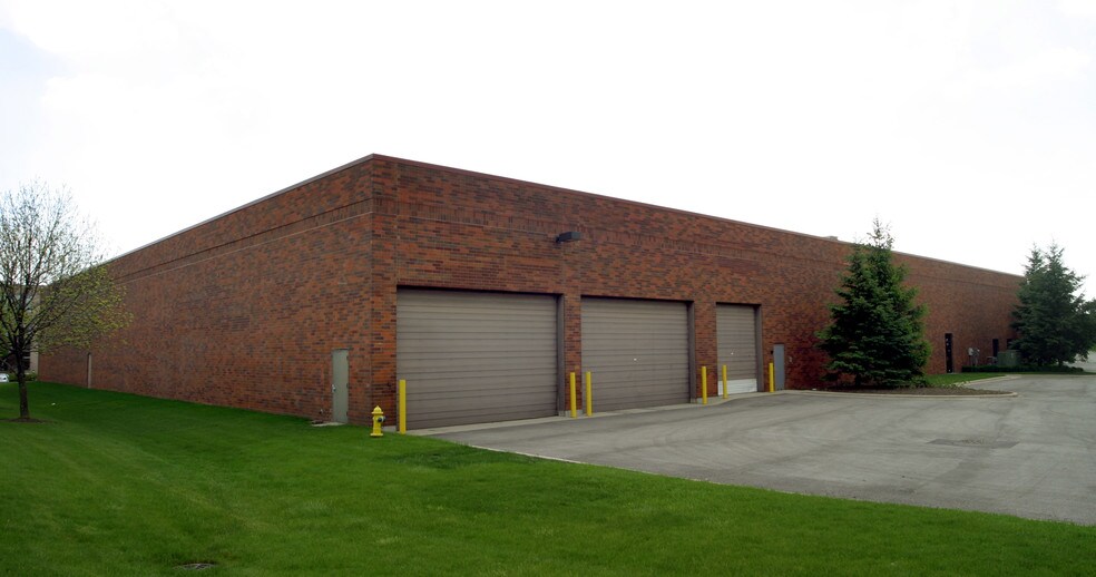 More Photos Of 600 E Bunker Ct, Vernon Hills Warehouse For Sale