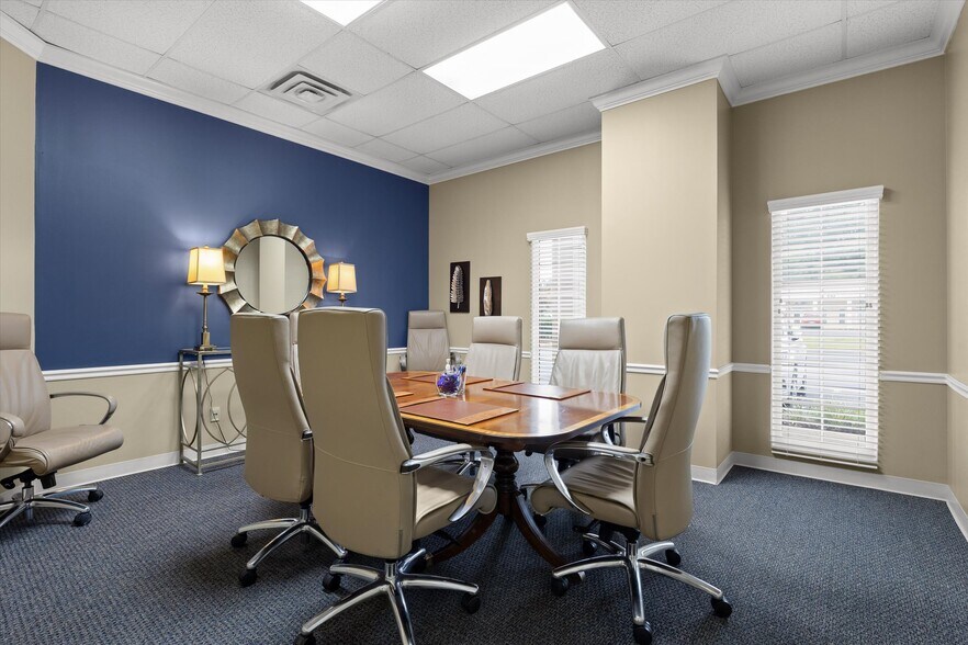 More Photos Of 6166 Shallowford Rd, Chattanooga Medical For Sale