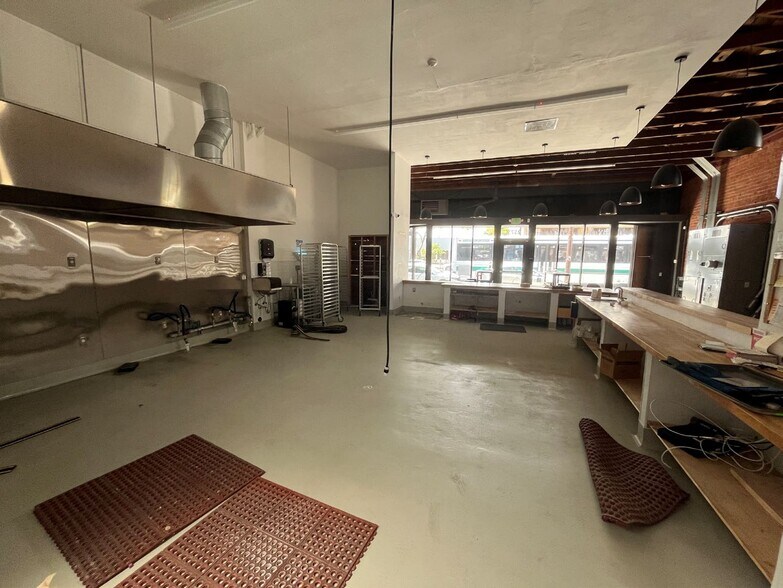 More Photos Of 2575 San Pablo Ave, Berkeley Freestanding For Lease