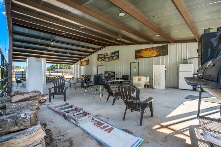 More Photos Of 4951 US Highway 190 W, Livingston Office For Sale