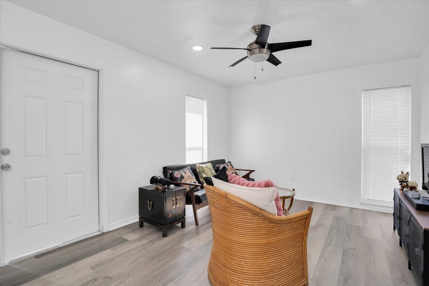 More Photos Of 885 Beltrees St, Dunedin Apartments For Sale