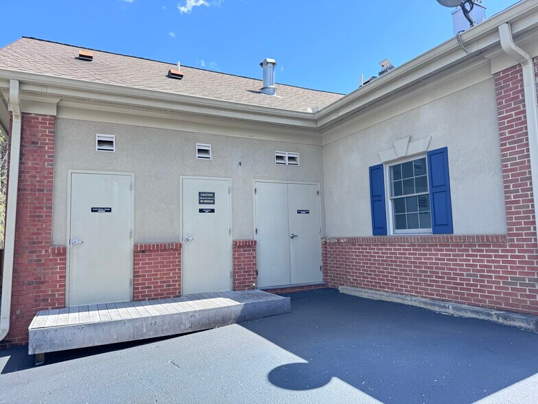 More Photos Of 70 Ansley Dr, Dahlonega Medical For Lease