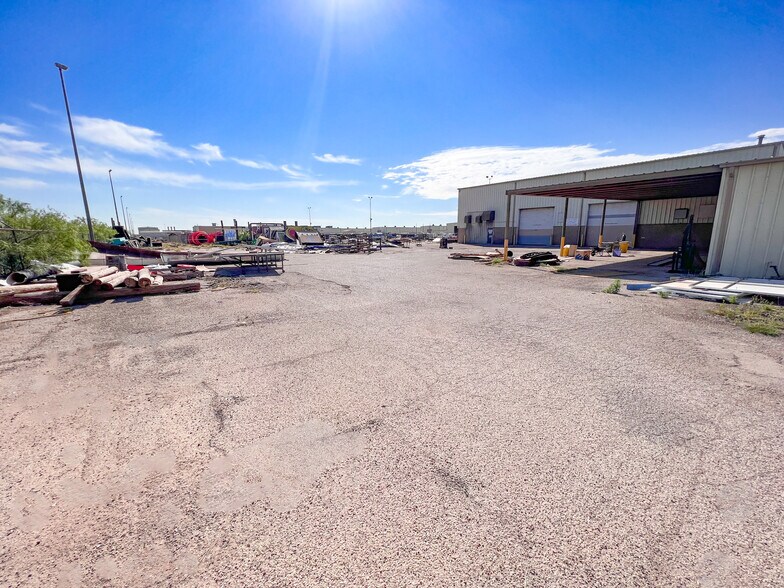 More Photos Of 4111 S County Road 1276, Midland Manufacturing For Sale