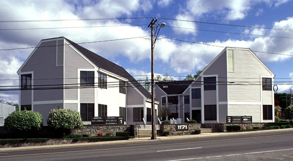 More Photos Of 1171 E Putnam Ave, Riverside Medical For Sale