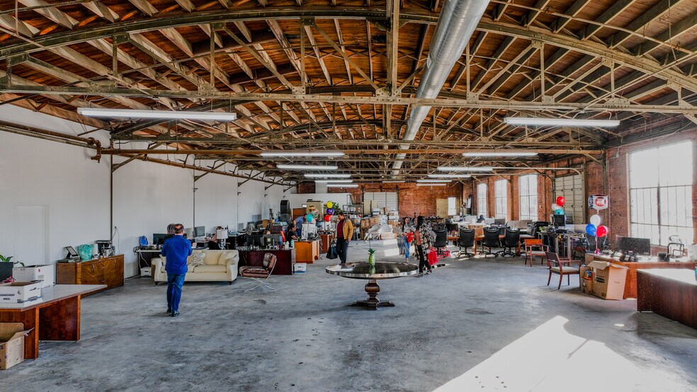 More Photos Of 10 N Milby St, Houston Warehouse For Lease