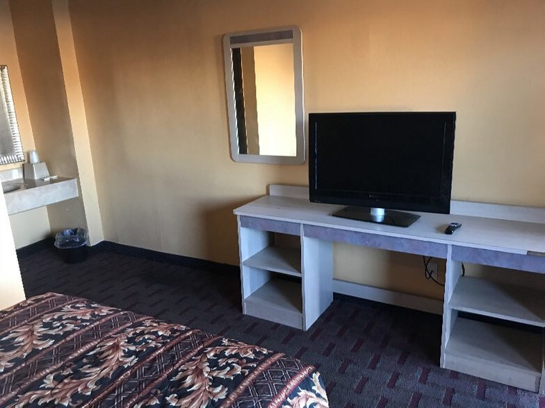 More Photos Of 3607 Hamilton Ave, Saint Louis Hotel For Sale