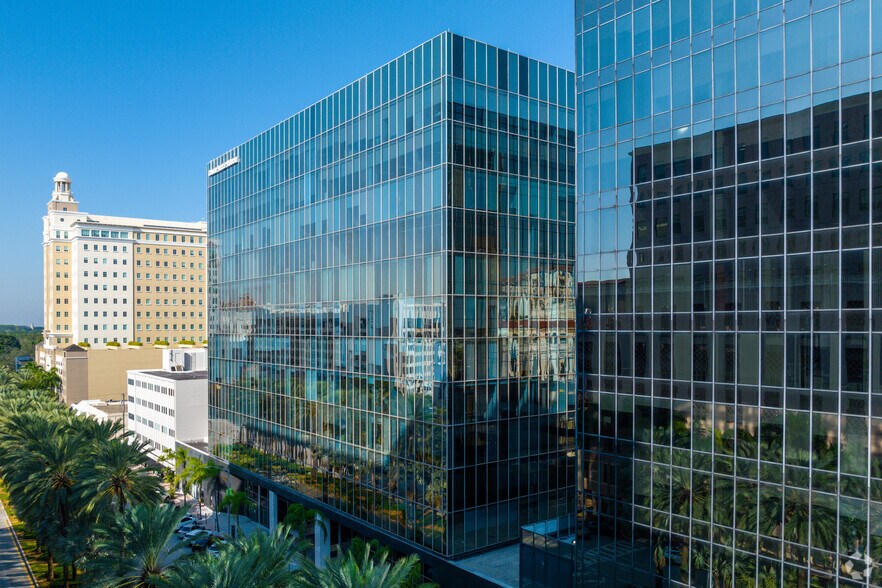 More Photos Of 255 Alhambra Cir, Coral Gables Office For Lease