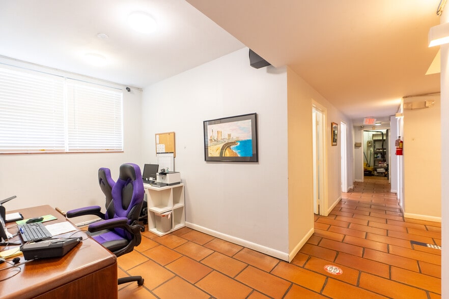 More Photos Of , Coral Gables Office For Sale