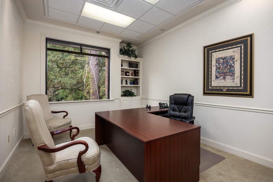 More Photos Of 2750 NW 43rd St, Gainesville Office For Lease