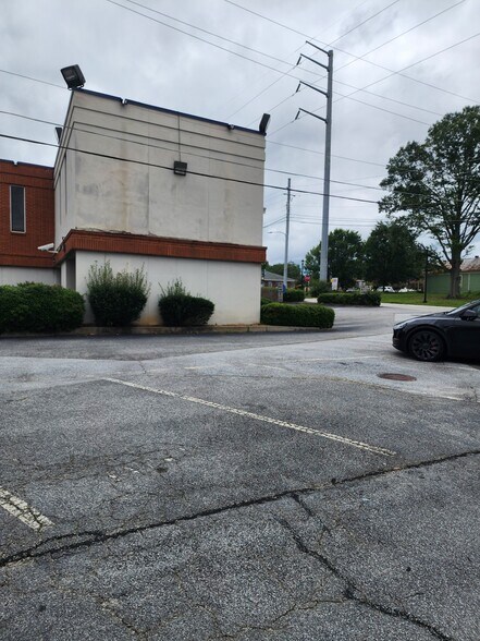 More Photos Of 139 N Main St, Jonesboro Bank For Lease