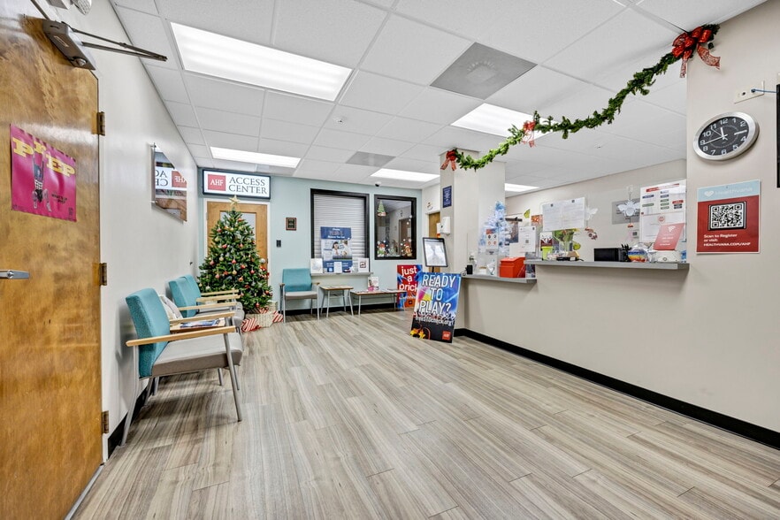 More Photos Of 4100 N Main St, Columbia Medical For Sale