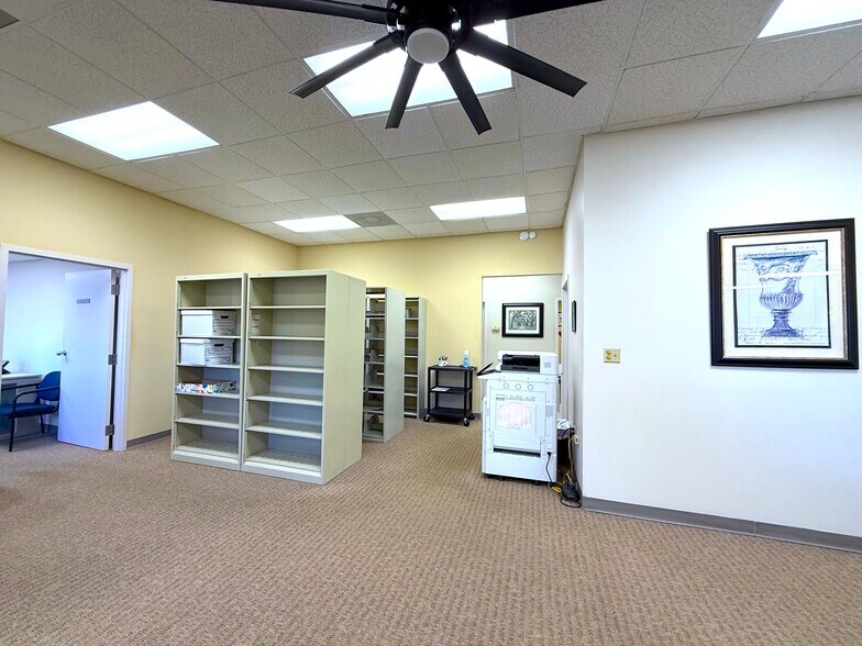 More Photos Of 3861 Oakwater Cir, Orlando Medical For Sale