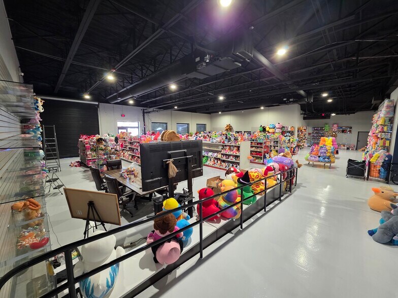 More Photos Of 2233 3rd Ave S, Saint Petersburg Flex For Lease