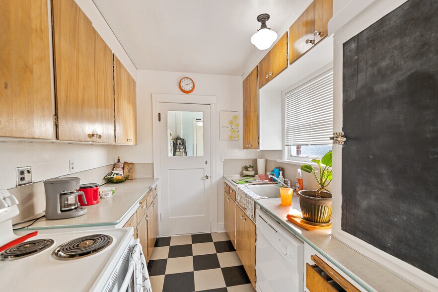 More Photos Of 4319 SW Oregon St, Seattle Apartments For Sale