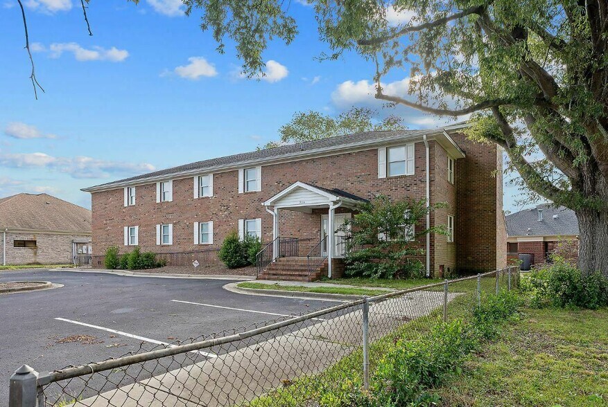 Primary Photo Of 516 Beaumont Rd, Fayetteville Medical For Lease