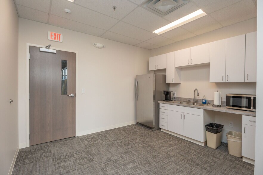 More Photos Of 2246 Zurich Dr, Fort Collins Warehouse For Lease