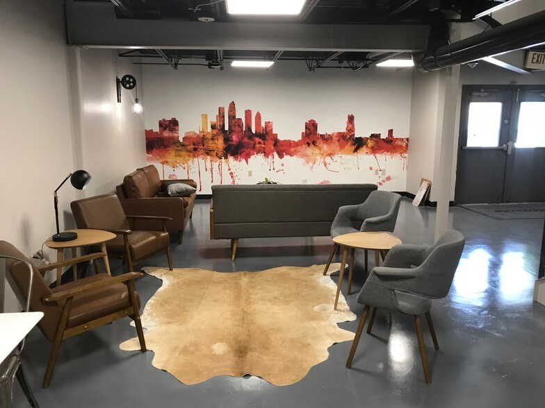 More Photos Of 1529 W North A St, Tampa Coworking Space