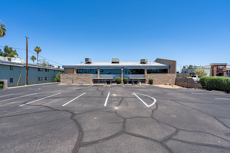 More Photos Of 531 E Bethany Home Rd, Phoenix Office For Sale