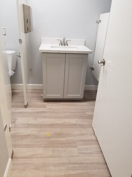 More Photos Of 3402 N 36th St, Phoenix Office For Lease