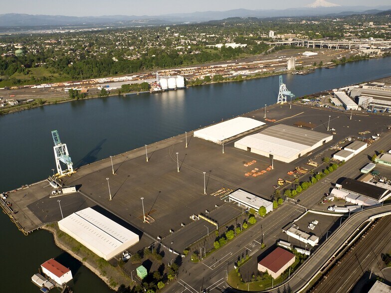 Primary Photo Of NW Front Ave, Portland Research And Development For Lease