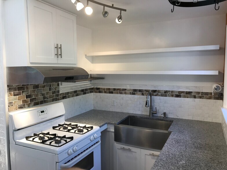 More Photos Of 119 Wesley (605 Miller) St, Silverton Apartments For Sale