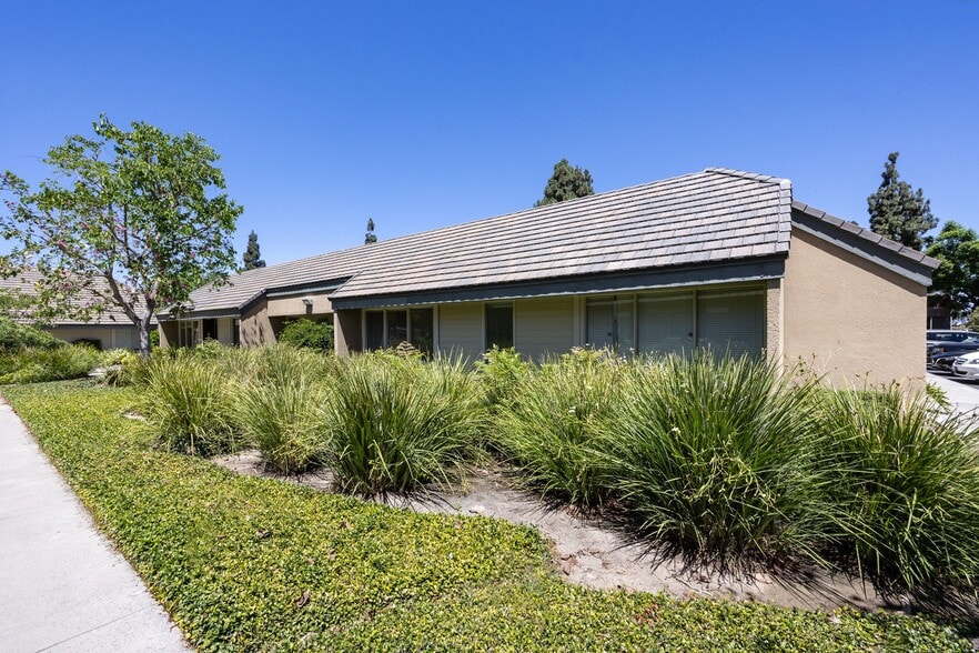 More Photos Of 1516 Brookhollow Dr, Santa Ana Medical For Lease