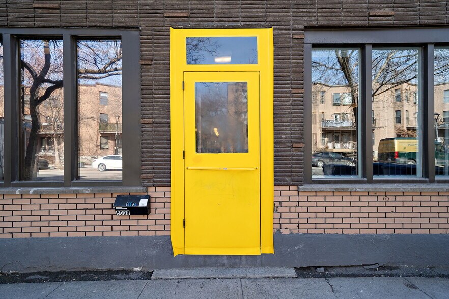 More Photos Of 5090-5092 St Notre-Dame O, Montréal General Retail For Sale