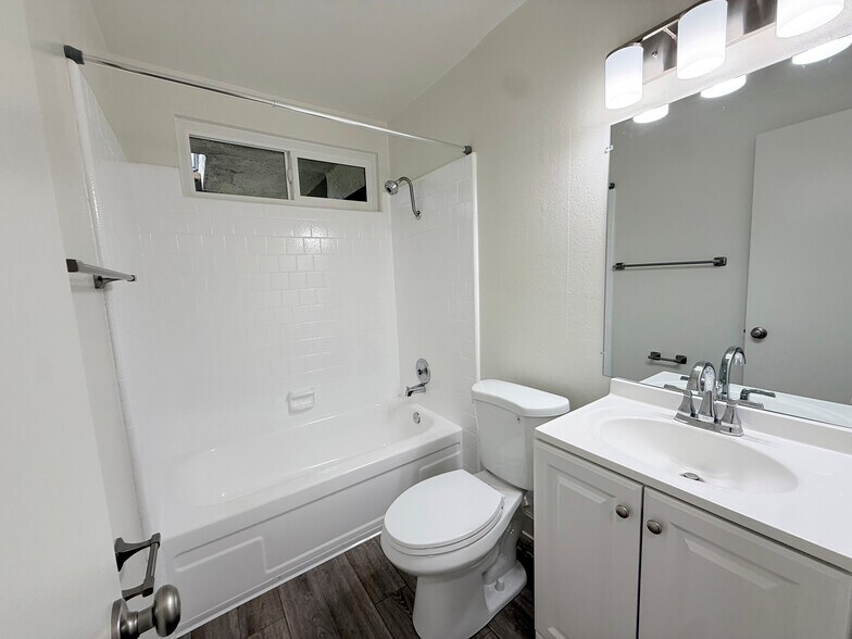 More Photos Of 2221 E Lenita Ln, Santa Ana Apartments For Sale