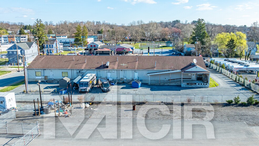 More Photos Of 311 2nd St, Highspire Restaurant For Lease