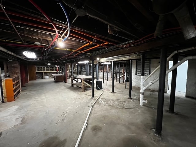 More Photos Of 1909-1911 S Salina St, Syracuse Office For Sale