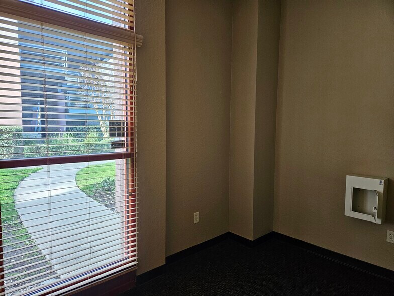 More Photos Of 1200 Scenic Dr, Modesto Office For Lease