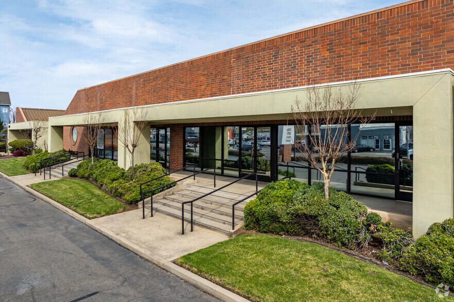 More Photos Of 3041 65th St, Sacramento Office For Lease