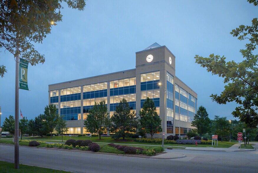 More Photos Of 10361 Innovation Dr, Milwaukee Office For Lease
